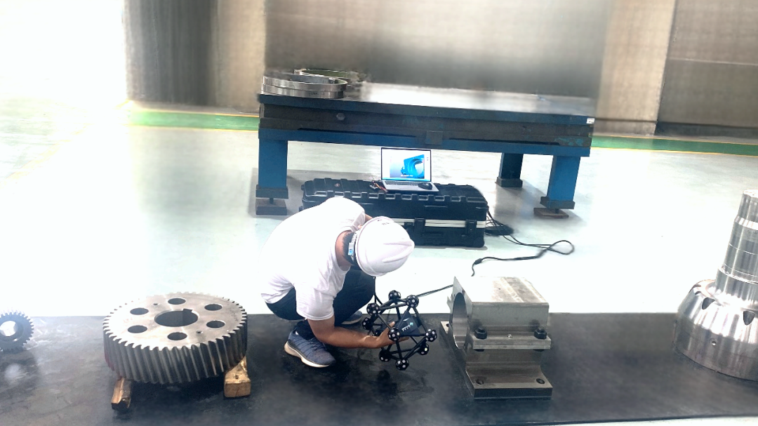 100m3超大跟蹤測量范圍，可一站連續(xù)測量多個工件，高效便捷，適應(yīng)性強(qiáng)。