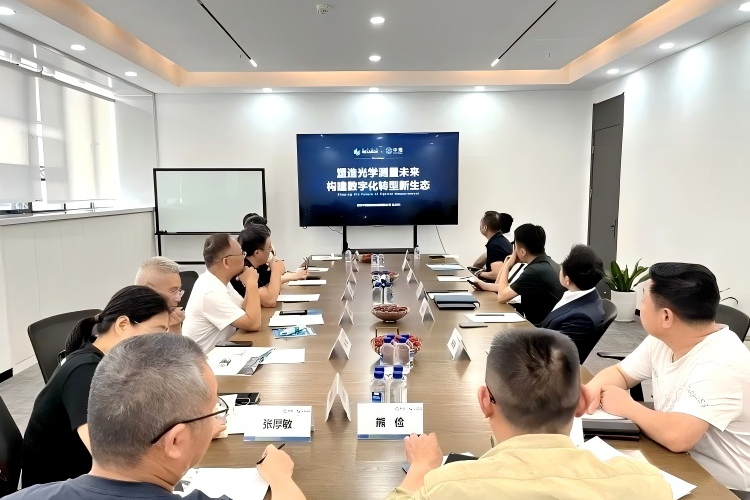 在座談交流環(huán)節(jié)，雙方圍繞如何更好地推動(dòng)產(chǎn)教融合進(jìn)行了深入探討