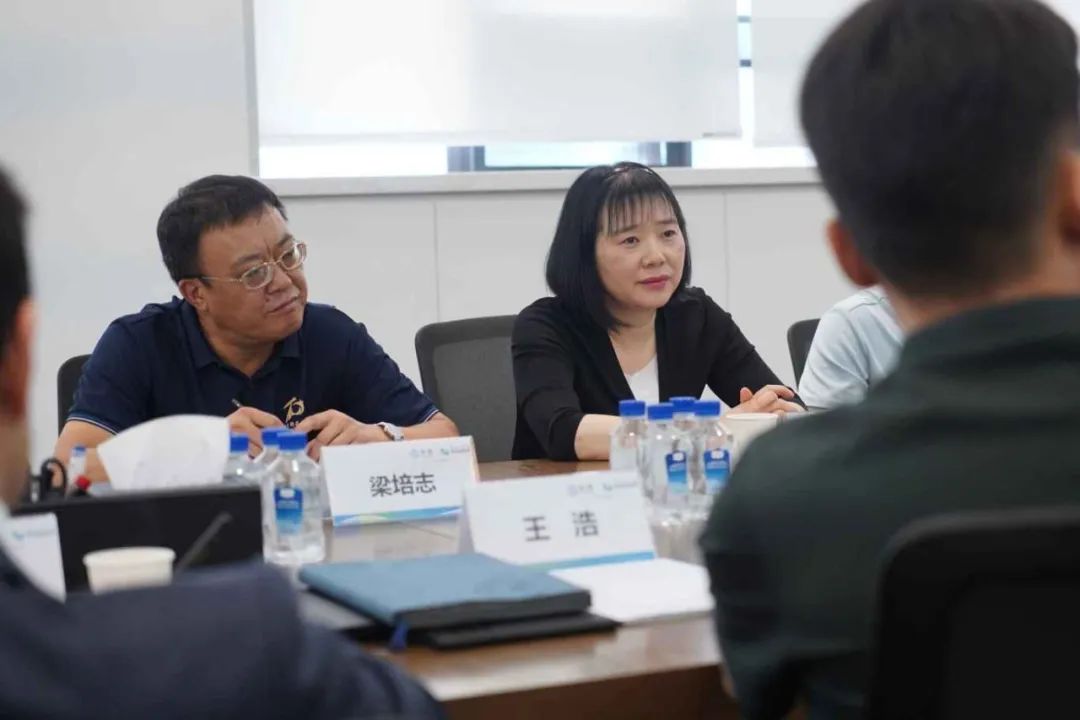 在座談交流環(huán)節(jié)，雙方圍繞如何更好地推動(dòng)產(chǎn)教融合進(jìn)行了深入探討